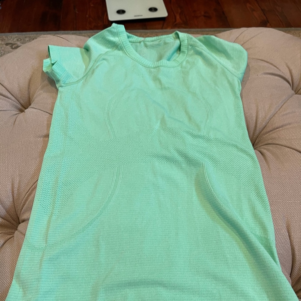 Lululemon swiftly short sleeve